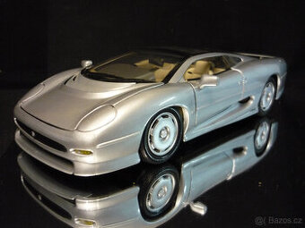 Jaguar XJ220 stříbrný Maisto 1/18