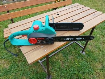 Elektrická pila Bosch