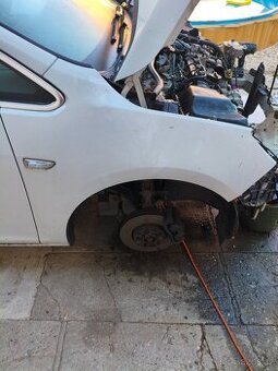 Přední blatníky Opel Astra j 2011
