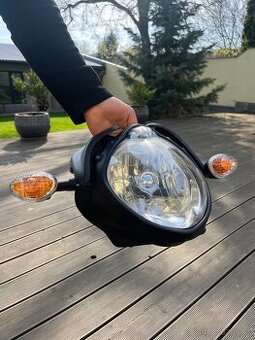Originální přední světlo Gladius SV 650 + blinkry