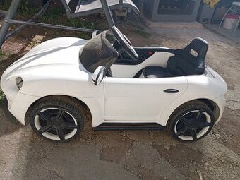 Dětské elektrické autíčko
