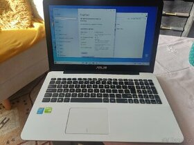 Notebook Asus X555LB Bílá barva.