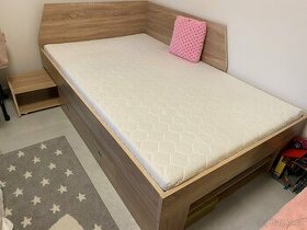 Prodám postel junior 200x120 s matrací výborný stav