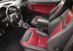 Alfa Romeo GT - bicolore interiér
