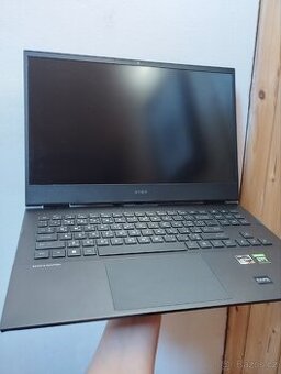 VÝKONNÝ NOTEBOOK S RTX 3070