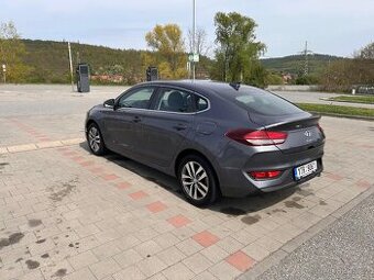 Hyundai i30 FastBack 88kW rv 2019 nájezd 70 867km