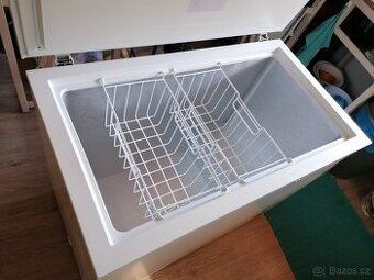 PULTOVÝ MRAZÁK na kolečkách - 245 litrů