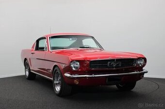 Ford Mustang Fastback 289 V8 C-Code 1965 – zrestaurovaný