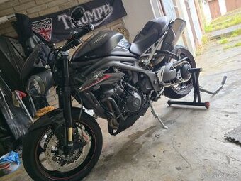 Triumph speed triple 1050rs