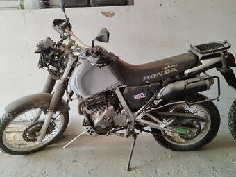 Honda Dominator 650 - 1