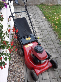Benzínová sekačka s HONDA motorem