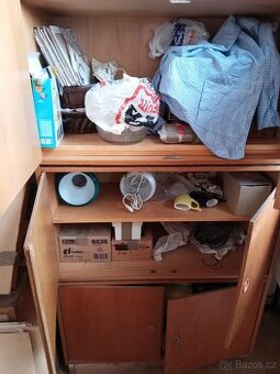 Tři celodřevěné skříňky