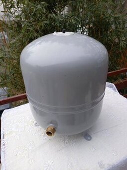 Membránový expanzomat Reflex NG 35