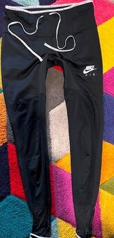 NIKE AIR DÁMSKÉ FITNESS PUSH-UP SLIM LEGÍNY S(S-M)
