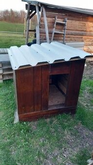 Zateplená psí bouda