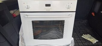 Vestavná trouba a sklokeramická varná deska