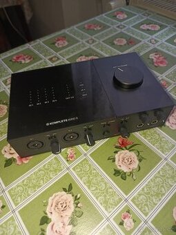 Native Instruments Komplete Audio 6 MK2