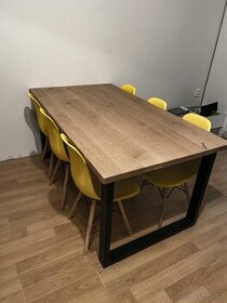 Dubový stůl