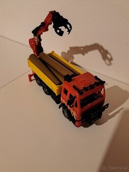 Nákladní auto přepravník dřeva