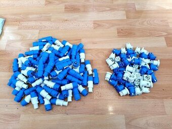 Různé konektory PowerCon