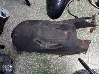 Zadní blatník Yamaha FZ6