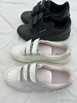 2 páry sportovních polobotek Prestige vel. 38 výborný stav