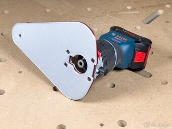 Rozširujúca základňa s bočným úchytom pre Bosch GKF18V-8