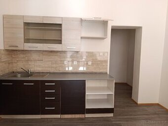 Pronajmu byt 2+1 v Broumově - 1