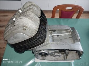 ČZ 250/471 - polomotor - kartery - nové - uloženka