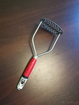 Retro mačkadlo na brambory