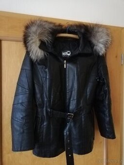 dámská kožená bunda s kapucí a kožíškem vel. 38/M
