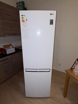 Lednice s mrazákem LG