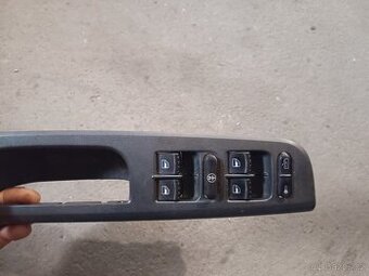 Škoda Octavia 1 ovladač oken pravý přední