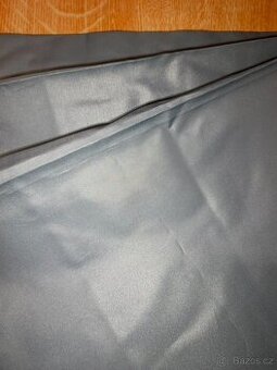 Látka ze silonového oblečení, gumový pytel - pláštěnka