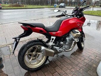 Moto Guzzi V100 Mandello