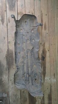 Kryt nádrže Toyota Land Cruiser 120 (D4D)