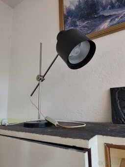 Retro stolní lampa.