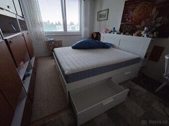 Postel IKEA BRIMNES 180×200 cm + matrace VALEVÅG + rošty