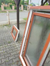 Prodám dvě použitá plastová okna termolux