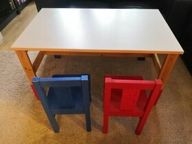 Dětský stůl + 2 židle