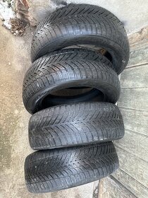 4ks celoroční pneu Nokian 235/55/18 104V
