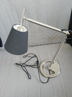 stolní lampa