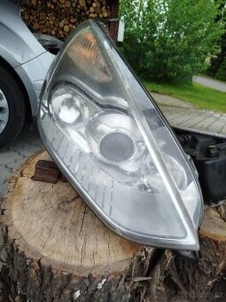 Prodám xenonové světlomety Ford s Max