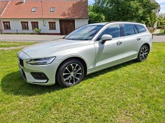 Volvo V60, B3 Fwd Benzin Momentum Pro Auto