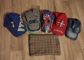 Kšiltovky a šála - 1