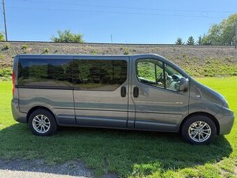 renault trafic 2014 long 8 míst