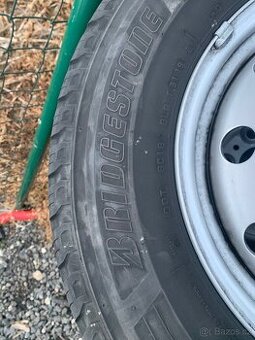 Pneu Bridgeston 215/70 R15 - 1