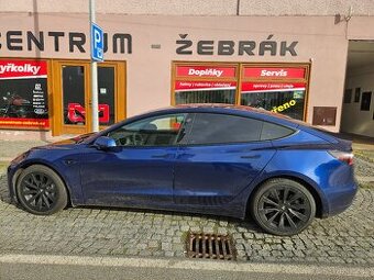 Tesla 3