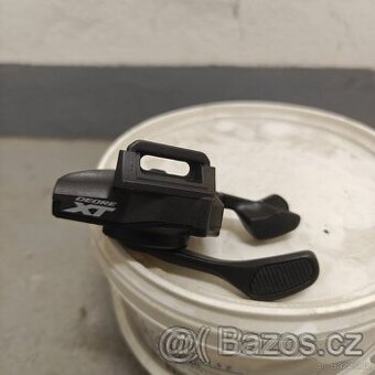 Řadicí pravá páka Shimano XT SL-M8100