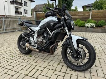 Yamaha MT 07 - 1